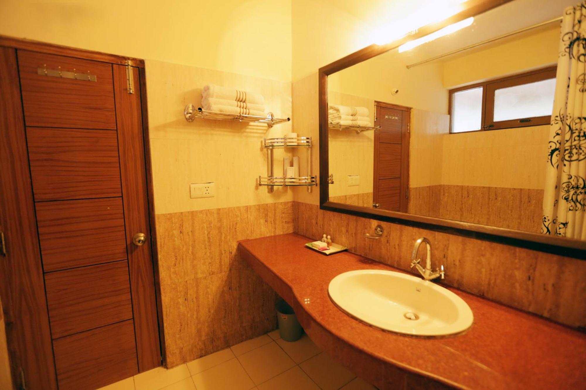 מנאלי Hotel Glacier Resort מראה חיצוני תמונה