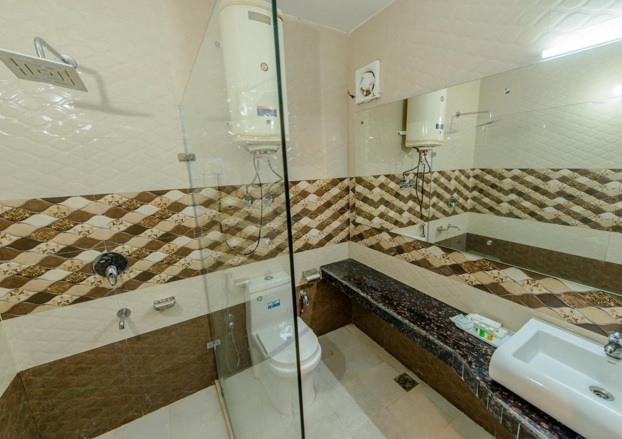 מנאלי Hotel Glacier Resort מראה חיצוני תמונה